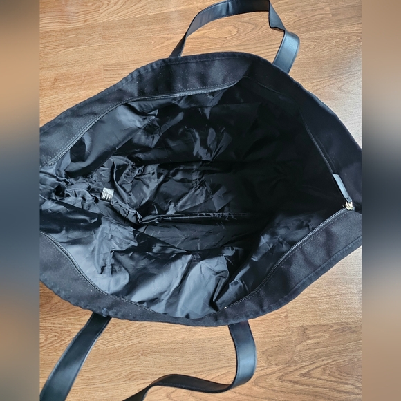 Victoria's Secret Large Zippered Black Pink Floral Weekend Getaway Tote Handbag - Picture 3 of 10